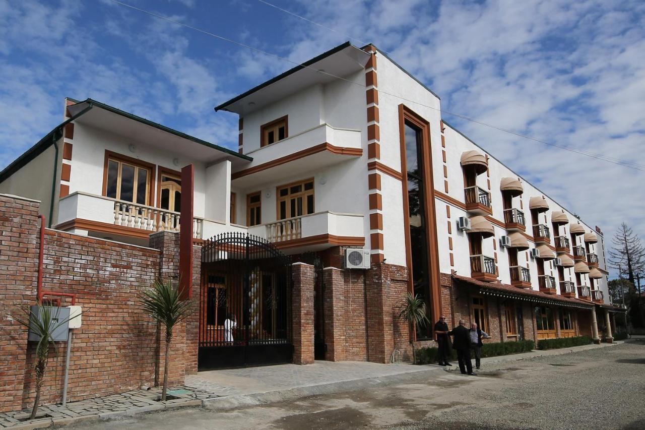 Hotel Shogi Zugdidi ภายนอก รูปภาพ