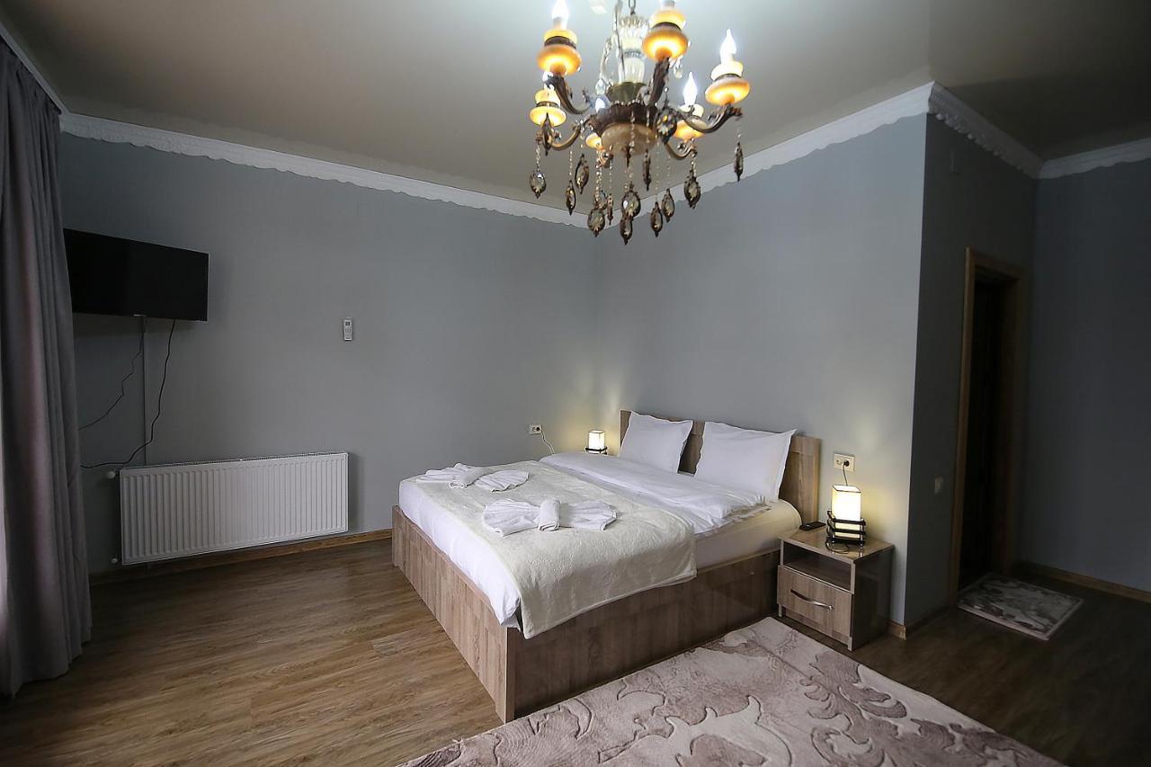 Hotel Shogi Zugdidi ภายนอก รูปภาพ