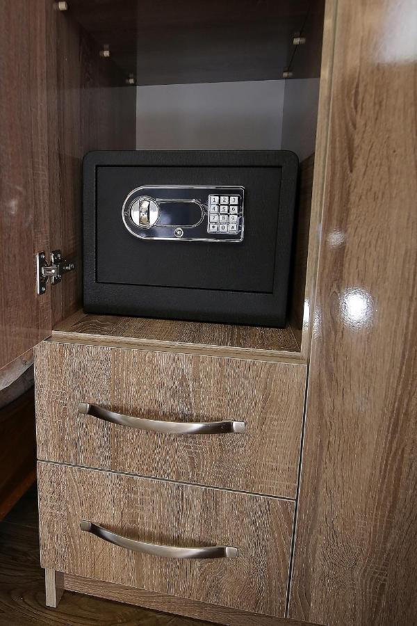 Hotel Shogi Zugdidi ภายนอก รูปภาพ
